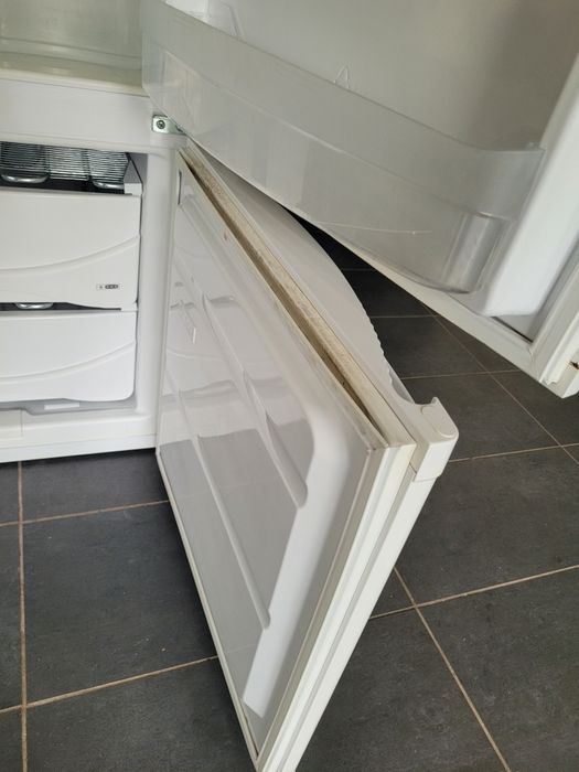 Sprzedam lodówkę firmy Bauknecht z możliwością dostawy