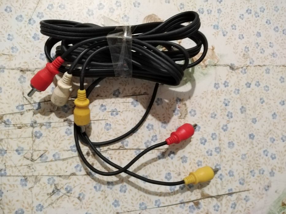 Vendo cabo de vídeo 1 novo bom estado