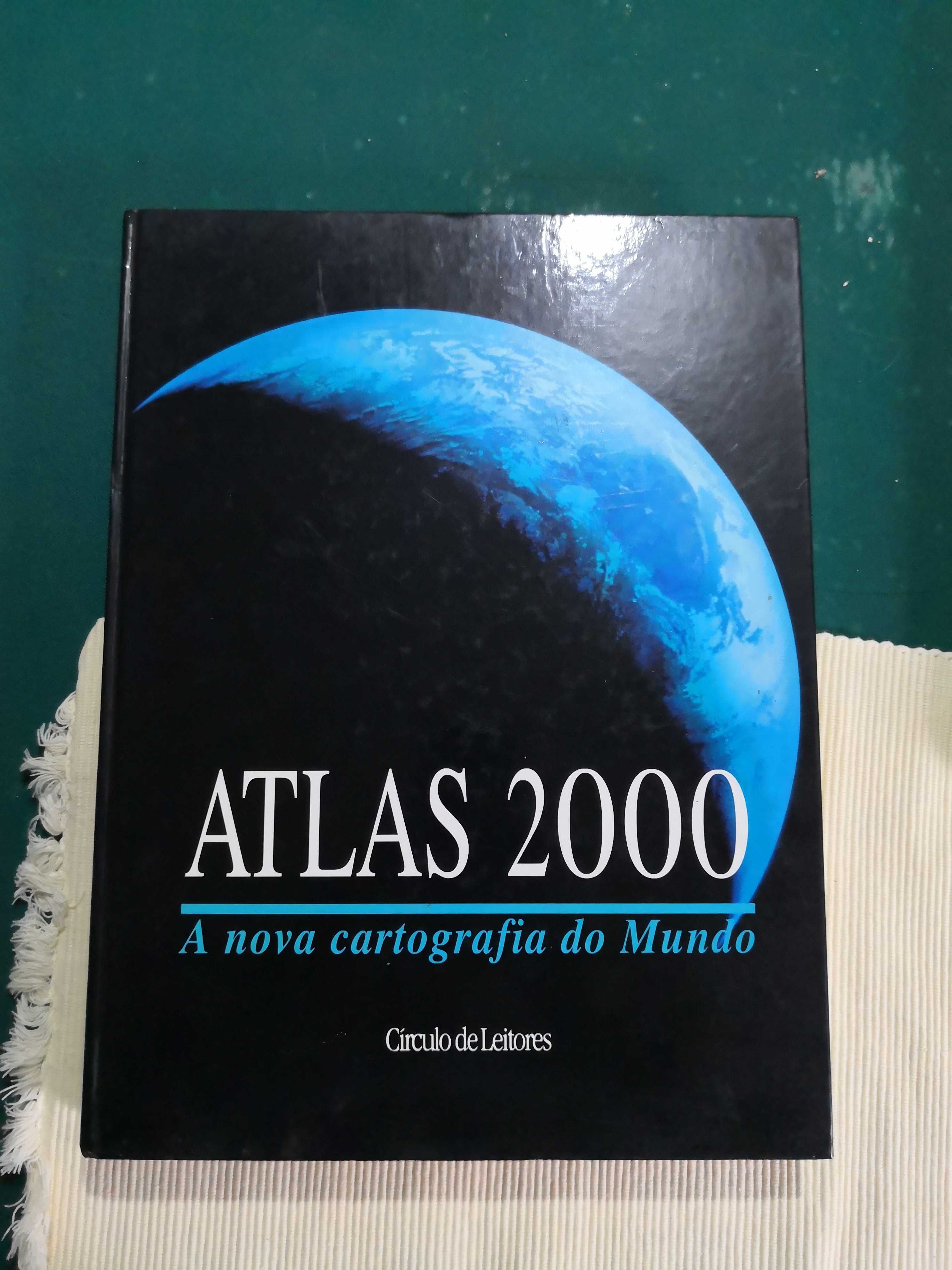 3 volumes sobre história e Atlas