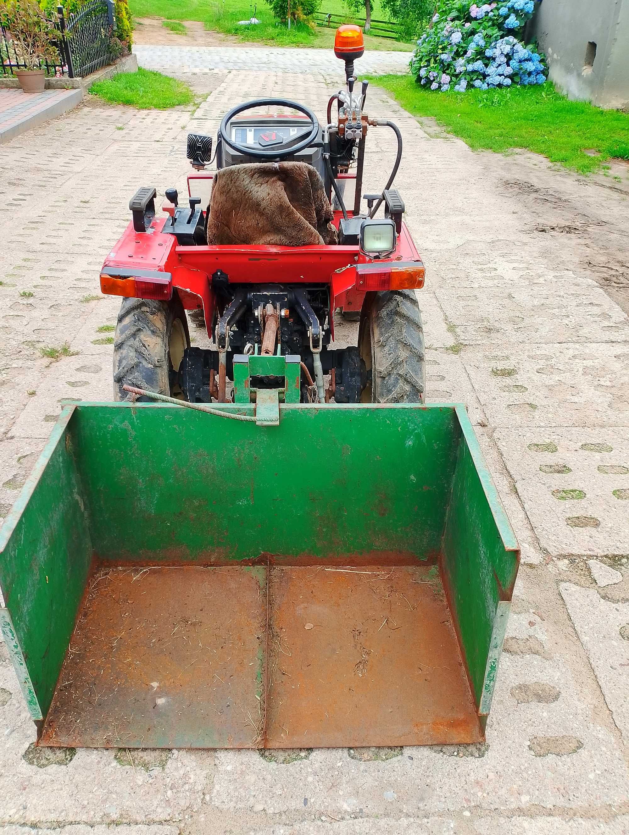 Mini traktorek Yanmar f145