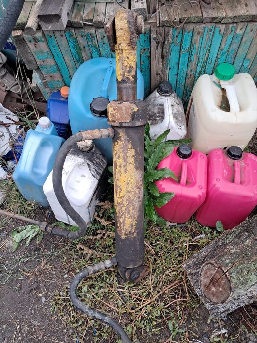 Продам масляний циліндр