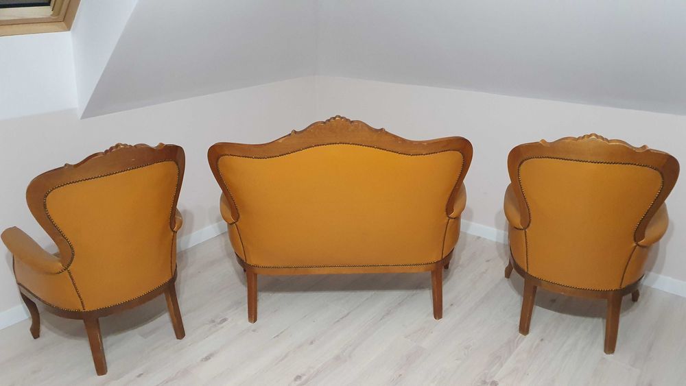 Komplet skórzany pikowany do salonu w stylu Ludwik XVI.