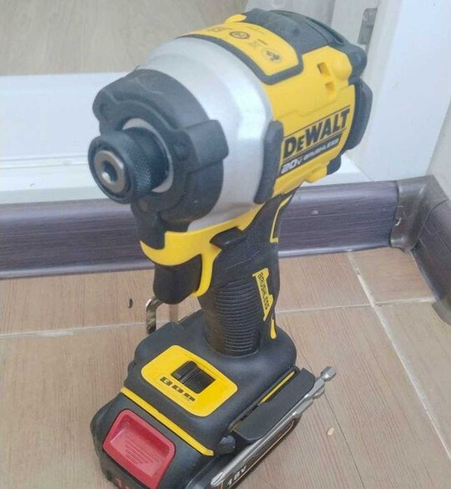 Импакт ударный шуруповерт DEWALT DCF850B ATOMIC 18V качество топ