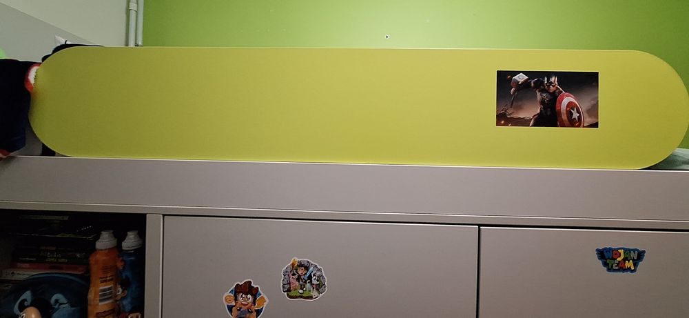 Łóżko piętrowe z garderobą i biurkiem