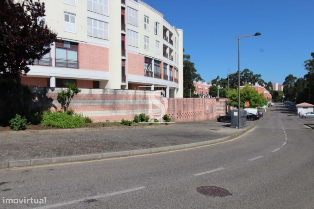 Excelente oportunidade! Loja com 1.467 m² no prestigiado condomínio Oe