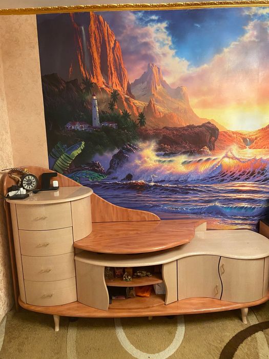 Продам комплект иьальянской мебели