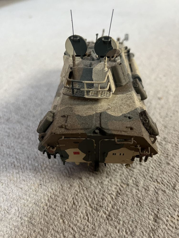 Model LAV-25 Skala 1:35