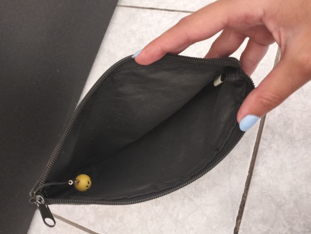 Estojo escolar com emoji