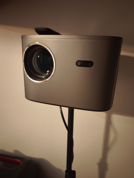 Projetor FHD em caixa