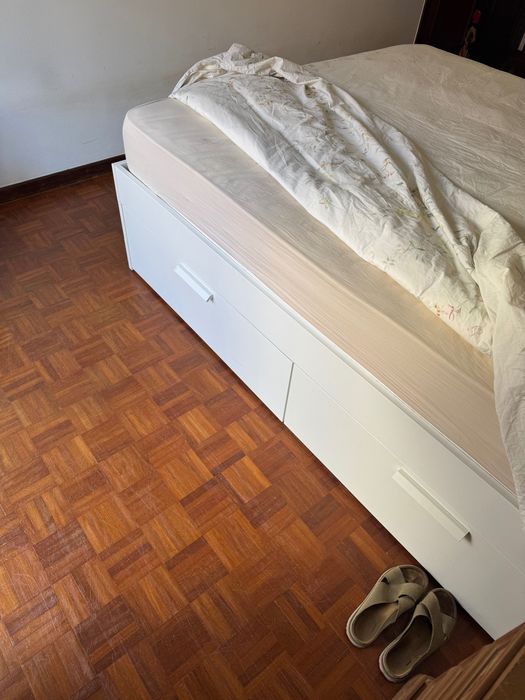 Cama brimés de ikea 160cm en novo estado