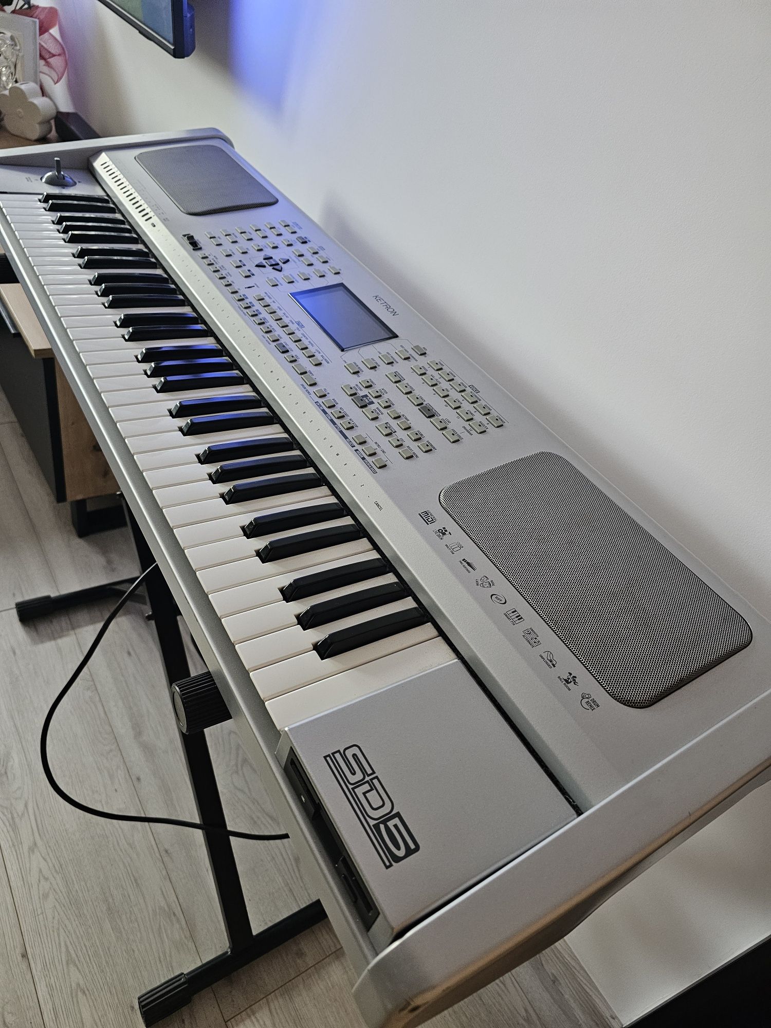 Ketron SD5 futerał statyw style podkłady
