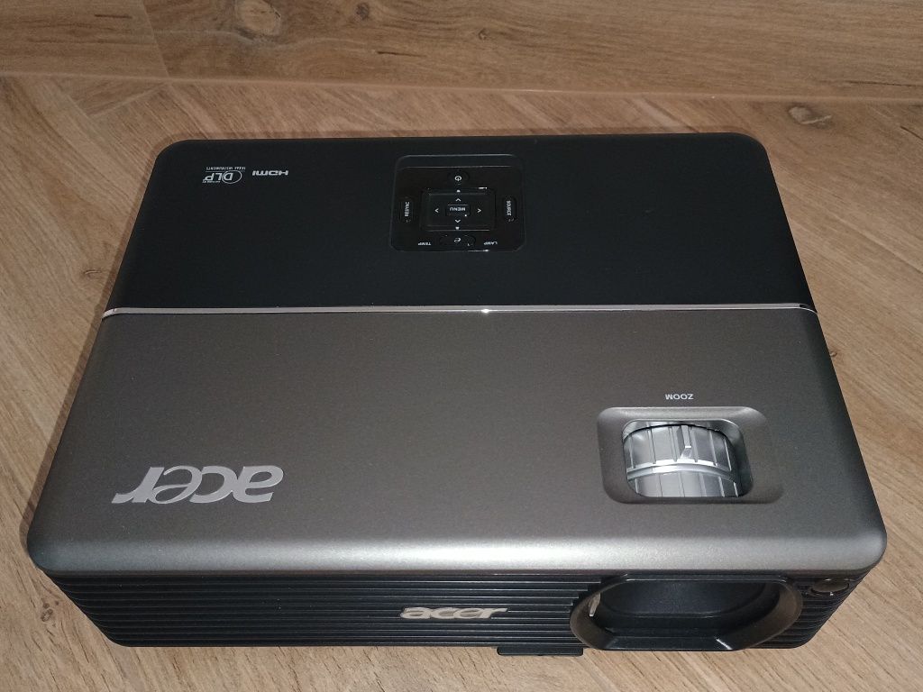 Projektor Acer P5260E