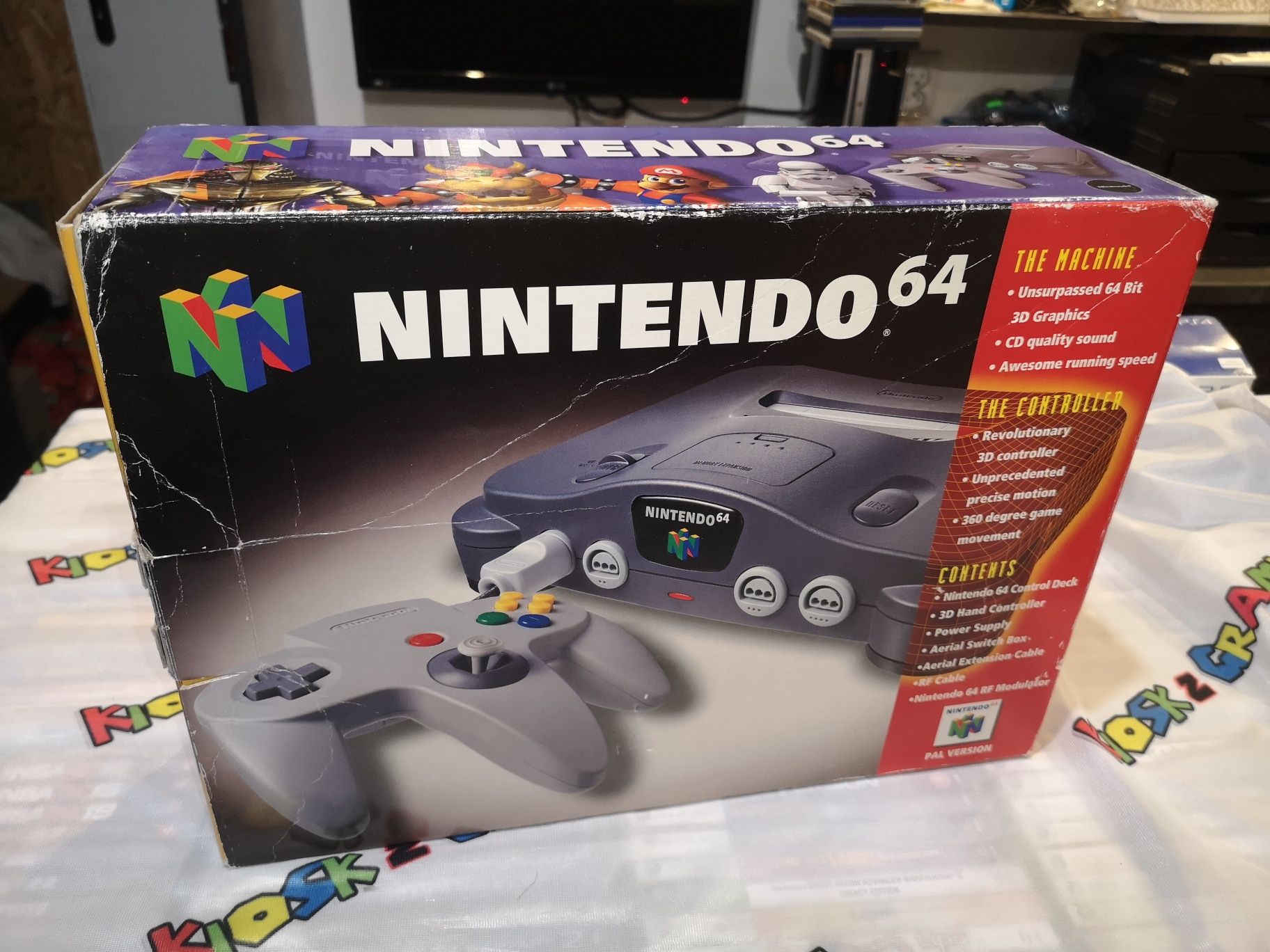 Konsola Nintendo 64 w PUDEŁKU (pad, kabel AC, instrukcja) stan BDB