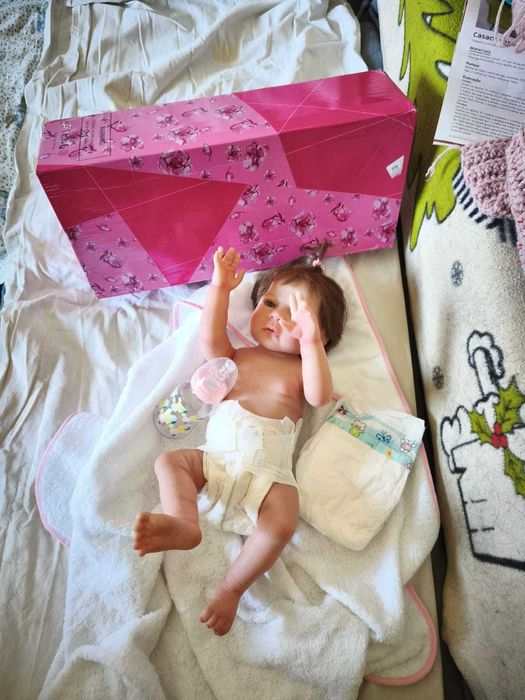 Boneca menina de vinil muito linda!