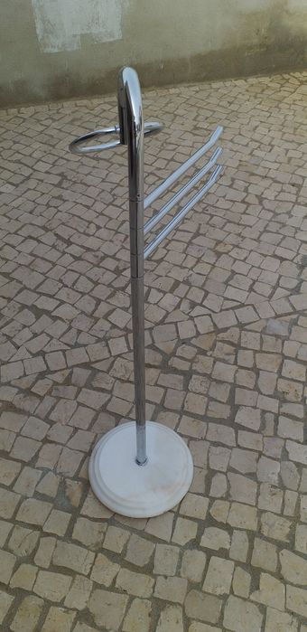 Toalheiro de casa de banho