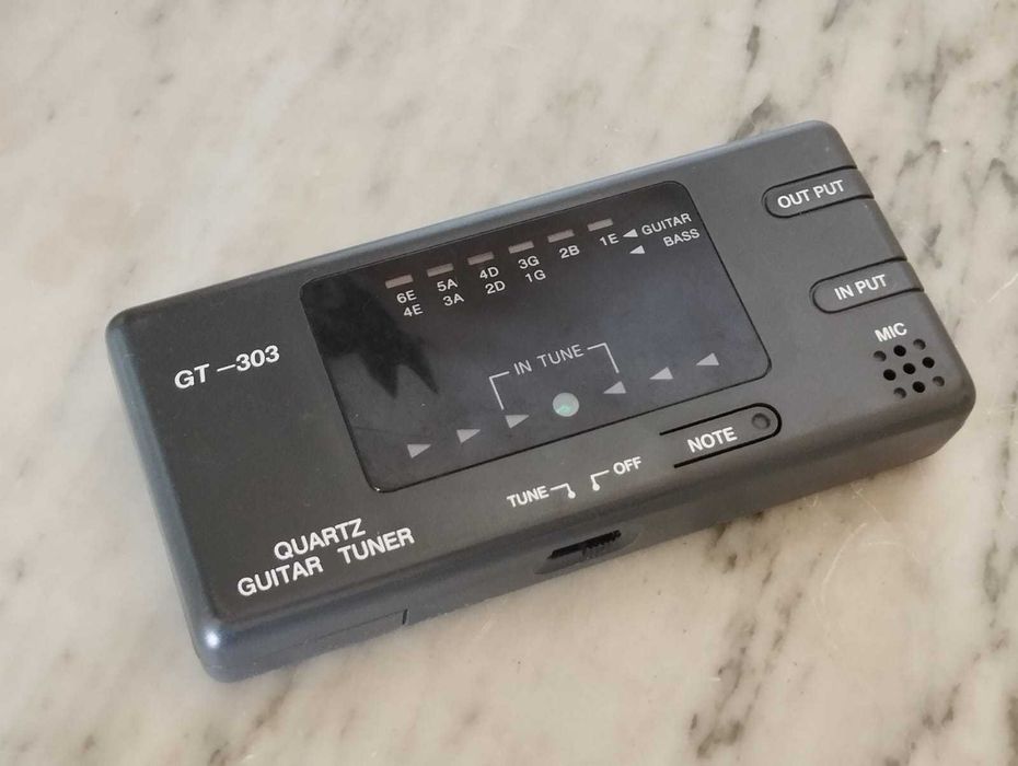 Afinador de Guitarra GT-303