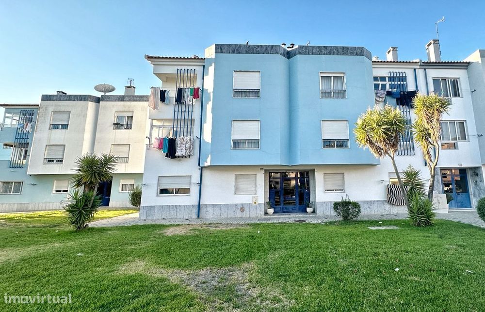 Apartamento T3 localizado em brejos de azeitão 1º andar
