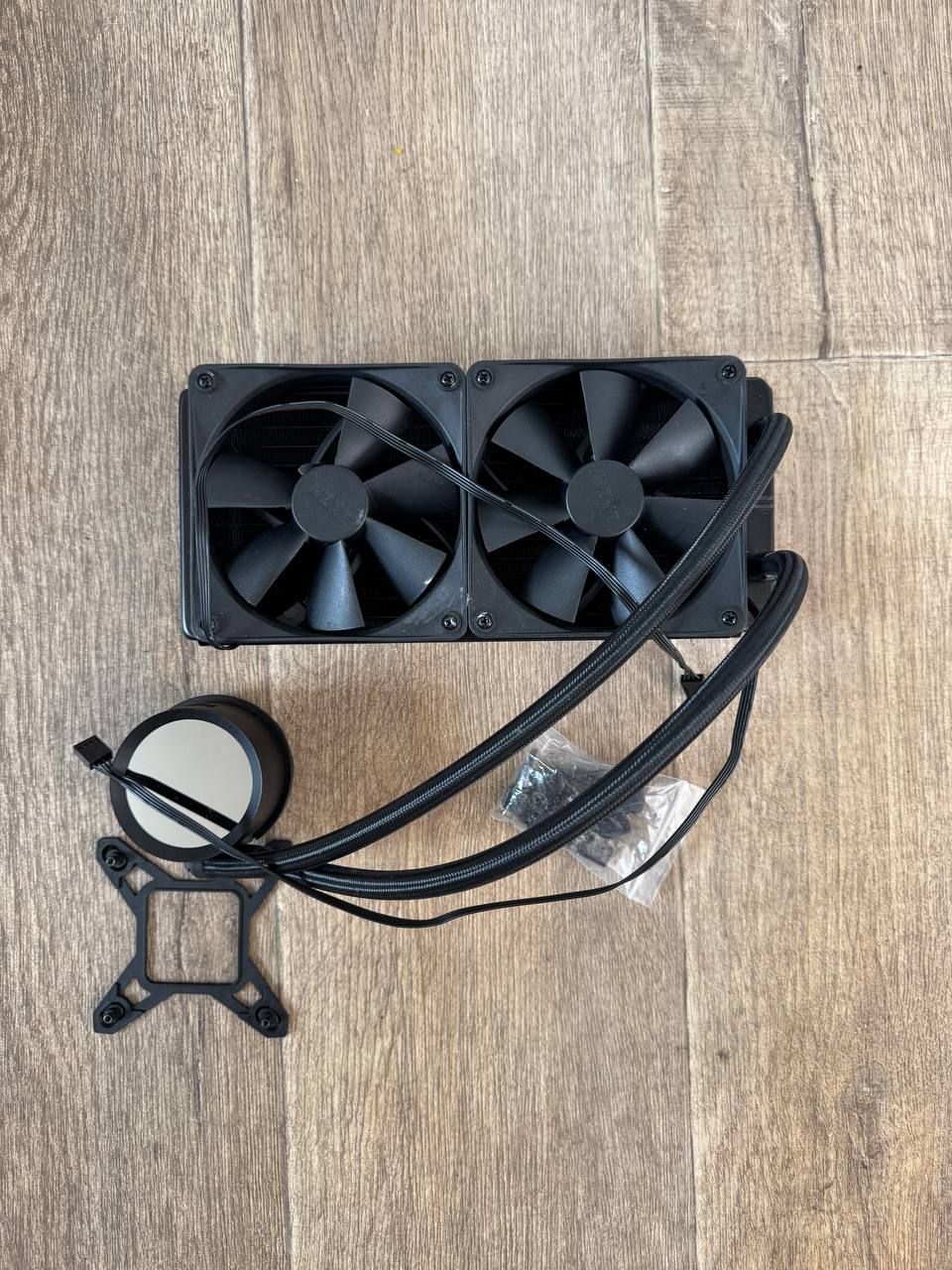 Система рідинного охолодження NZXT Kraken 240 LCD (RL-KN240-B1)