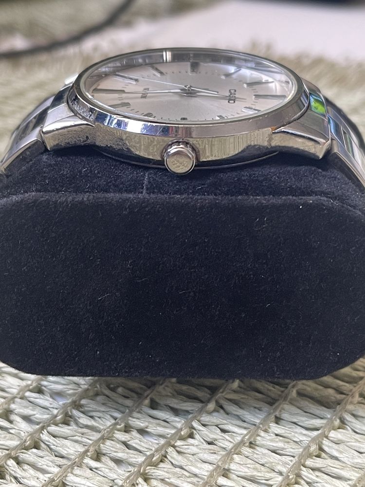 Zegarek Casio na bransolecie