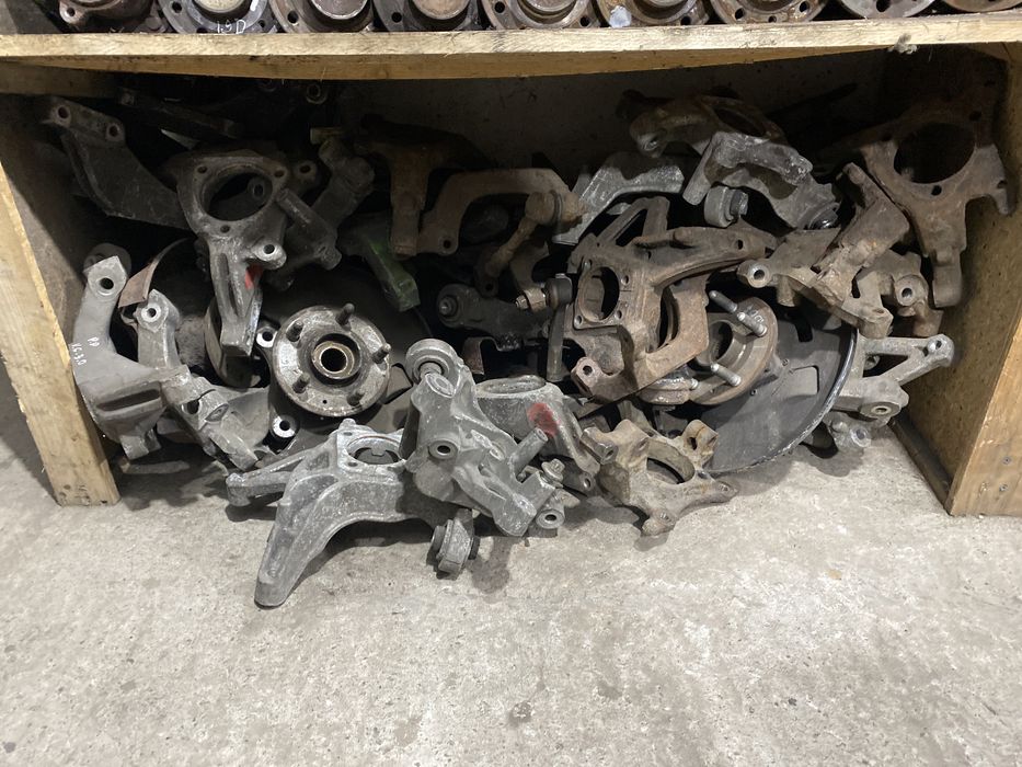 Цапфа Кулак поворотний Opel Astra, Vectra, Zafira, Insignia, Omega