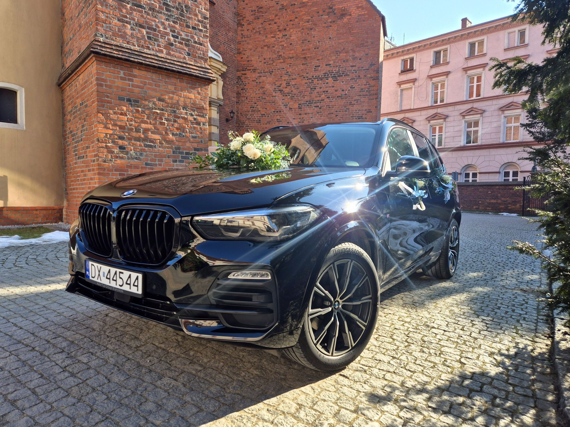 Auto do ślubu, Transport BMW X5 G05 czarne z jasnym środkiem Wrocław