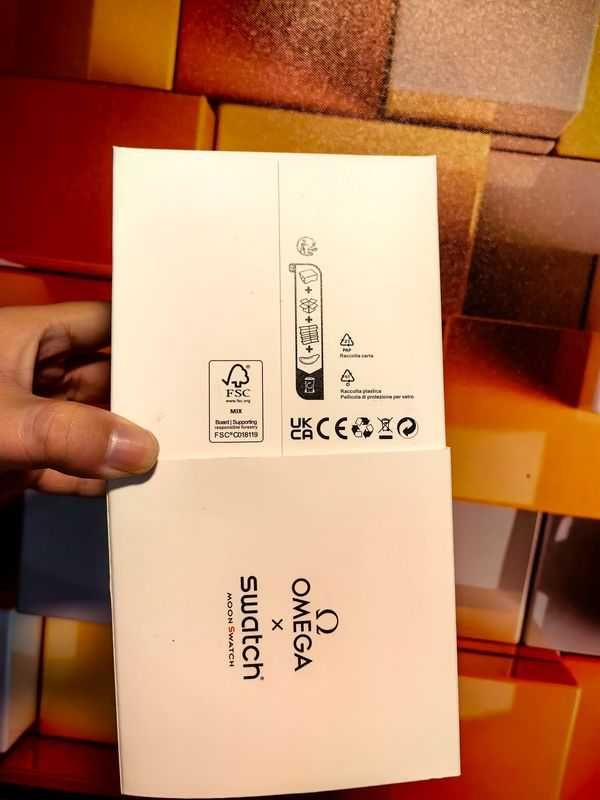 Swatch x Omega Bioceramic MoonswatchMission To MoonphaseSnoopySO33W700