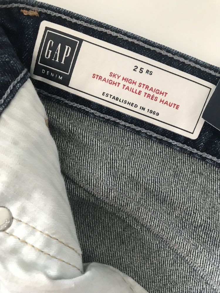 Новые джинсы GAP р. 25
