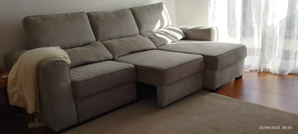 Sofá com chaise longue