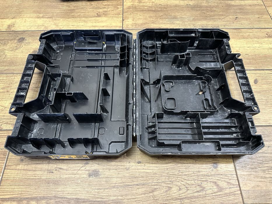 Walizka transportowa DeWalt TSTak na wiertarko-wkrętarkę DCD795