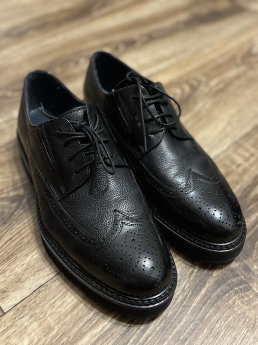 Чоловіче шкіряне взуття
