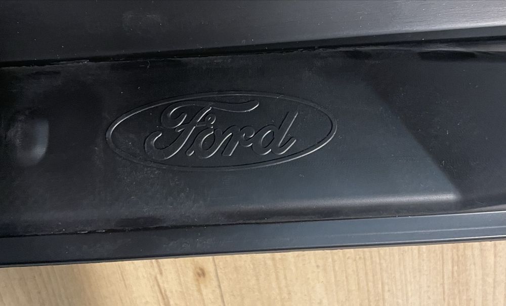 Ford Focus MK4 / listwa progowa prawa lewa  przednia przód / Nowa