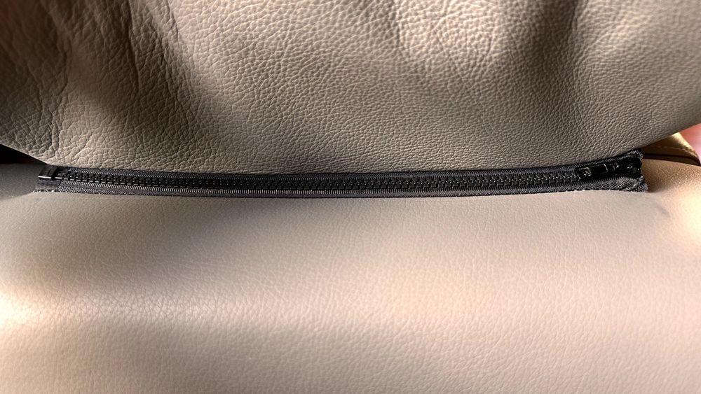 Zestaw mebli skórzanych do salonu - sofa/kanapa, puf i 8 krzeseł