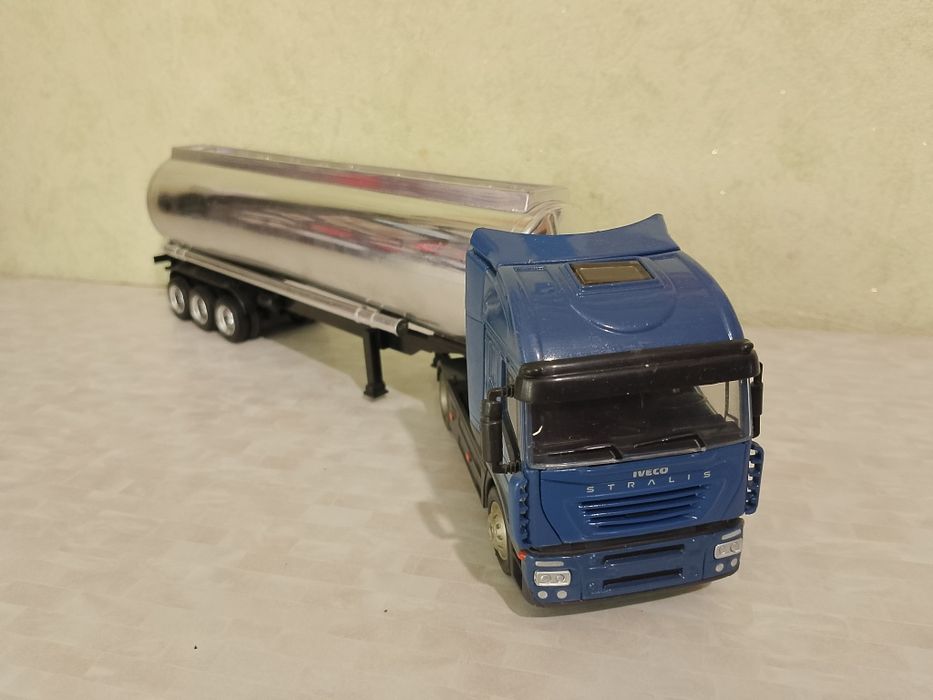 Scania 1 / 4 3 .