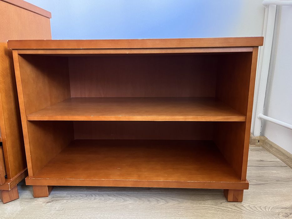 Szafka RTV z litego drewna