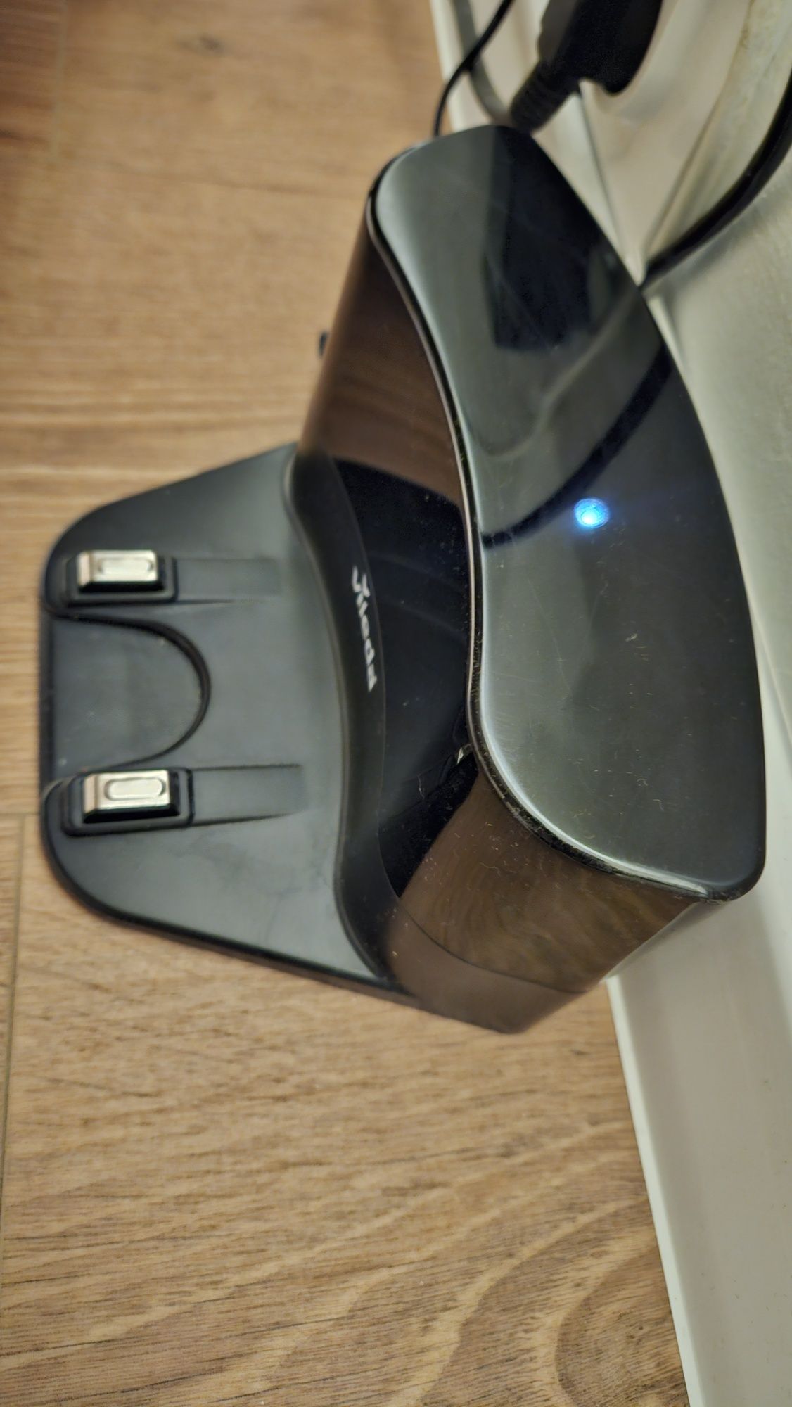 Robot sprzątający odkurzacz Vileda VR302 z pilotem i stacją dokującą
