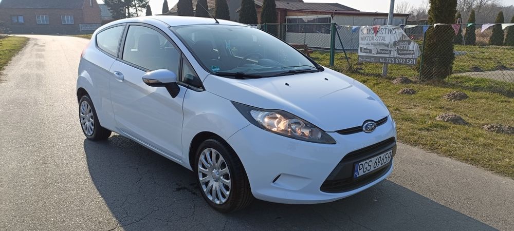 Ford Fiesta 2010 1.2 benzyna