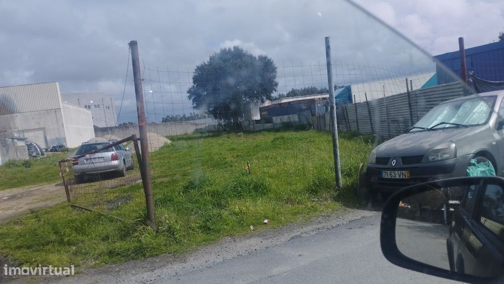 Terreno para Armazém em Crestins MAIA