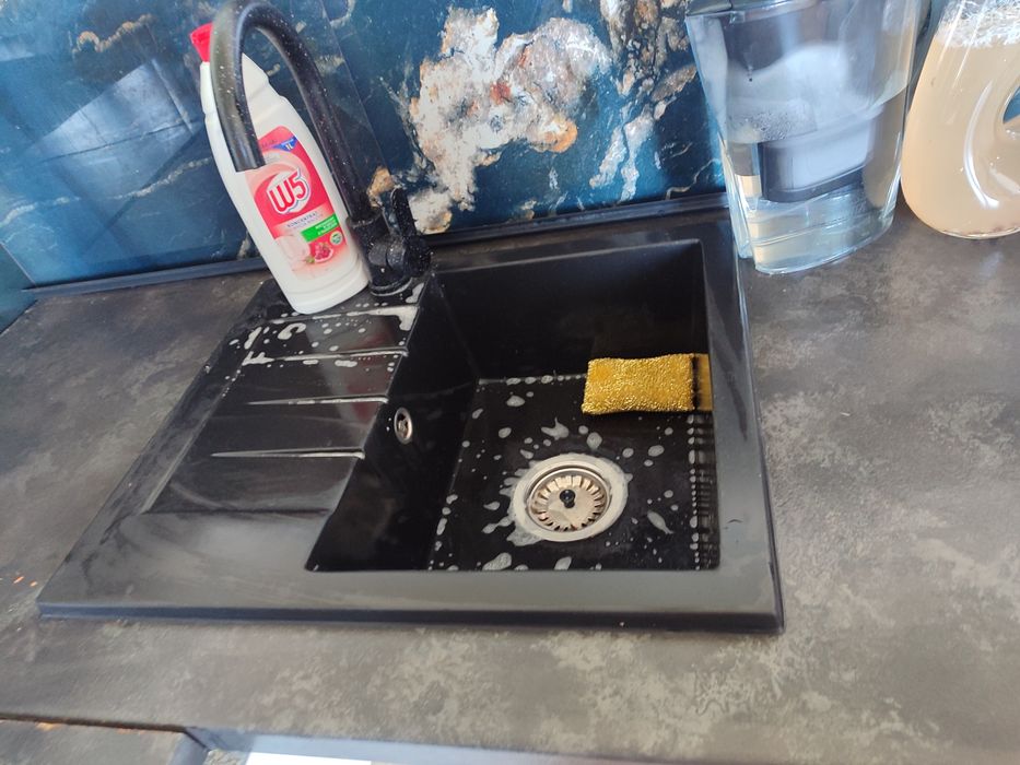 Kuchnia biała z zlewem