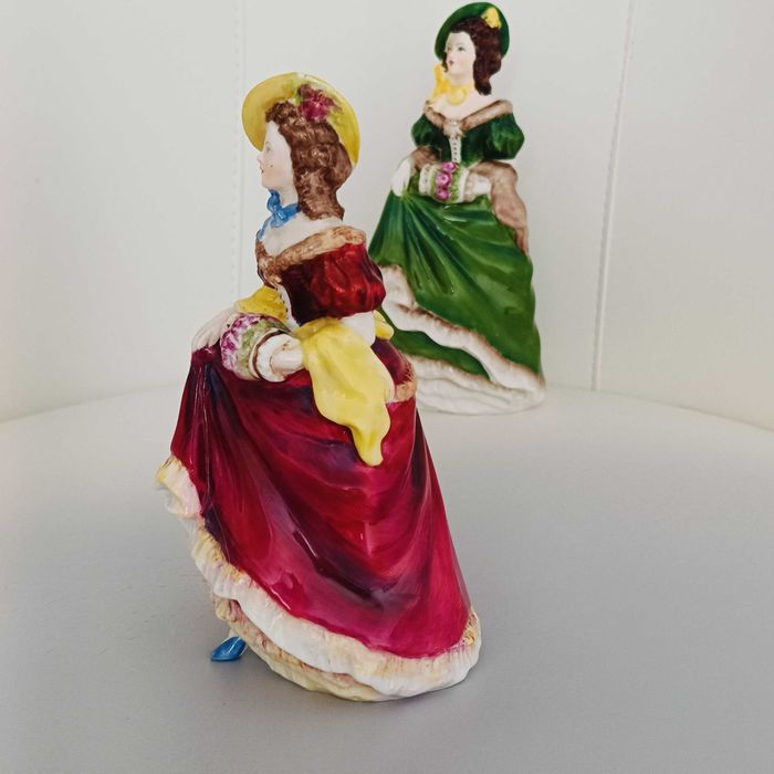 DAMA**figurka w czerwonym stroju porcelana COALPORT 1945+