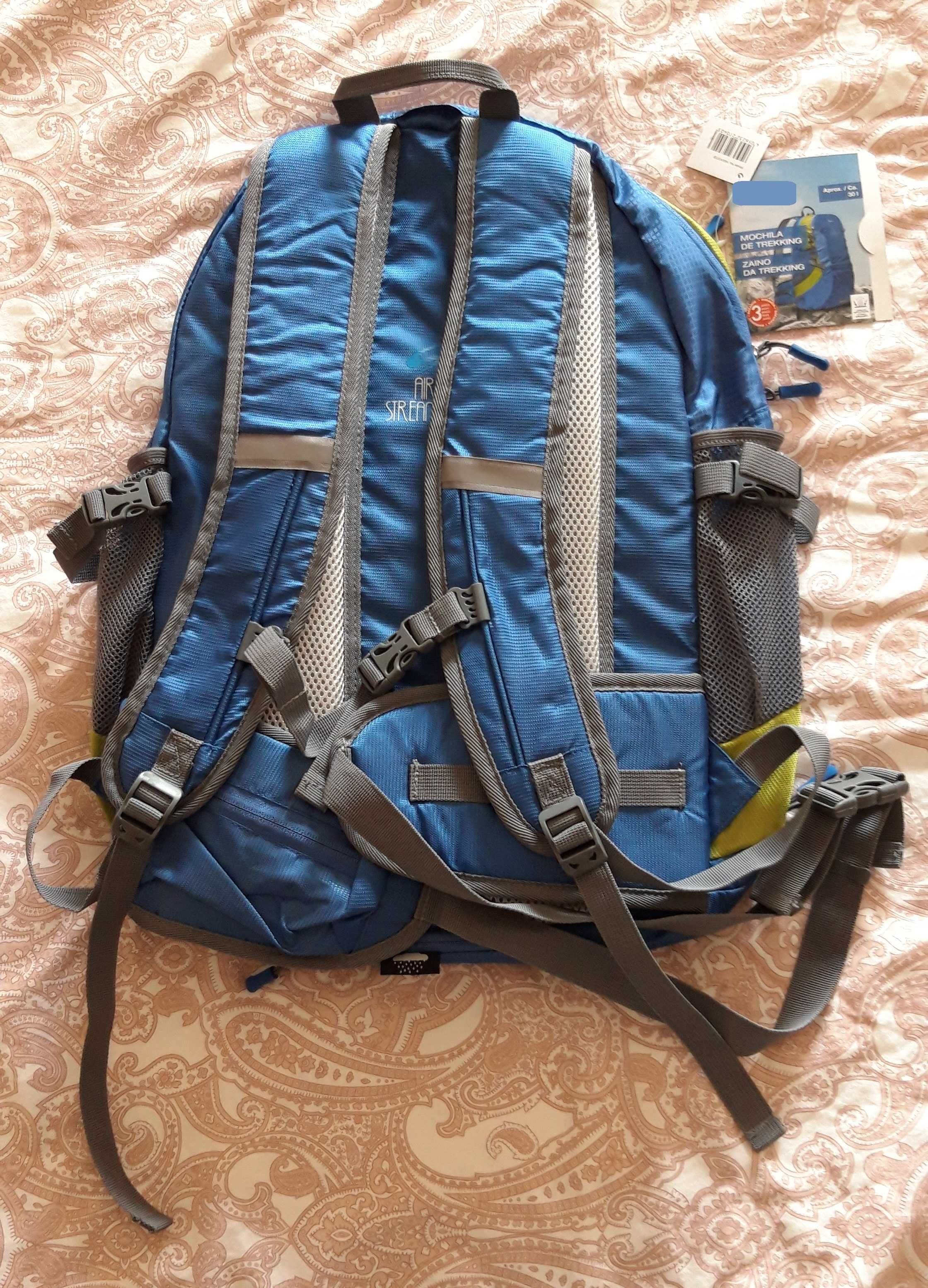 Mochila de trekkink, caminhada, montanhismo, campismo  - Artigo NOVO.