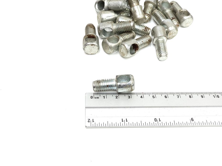 NOWA Śruba zawiasu ramy Romet Wigry Jubilat Czajka Sokół Zenit Alka