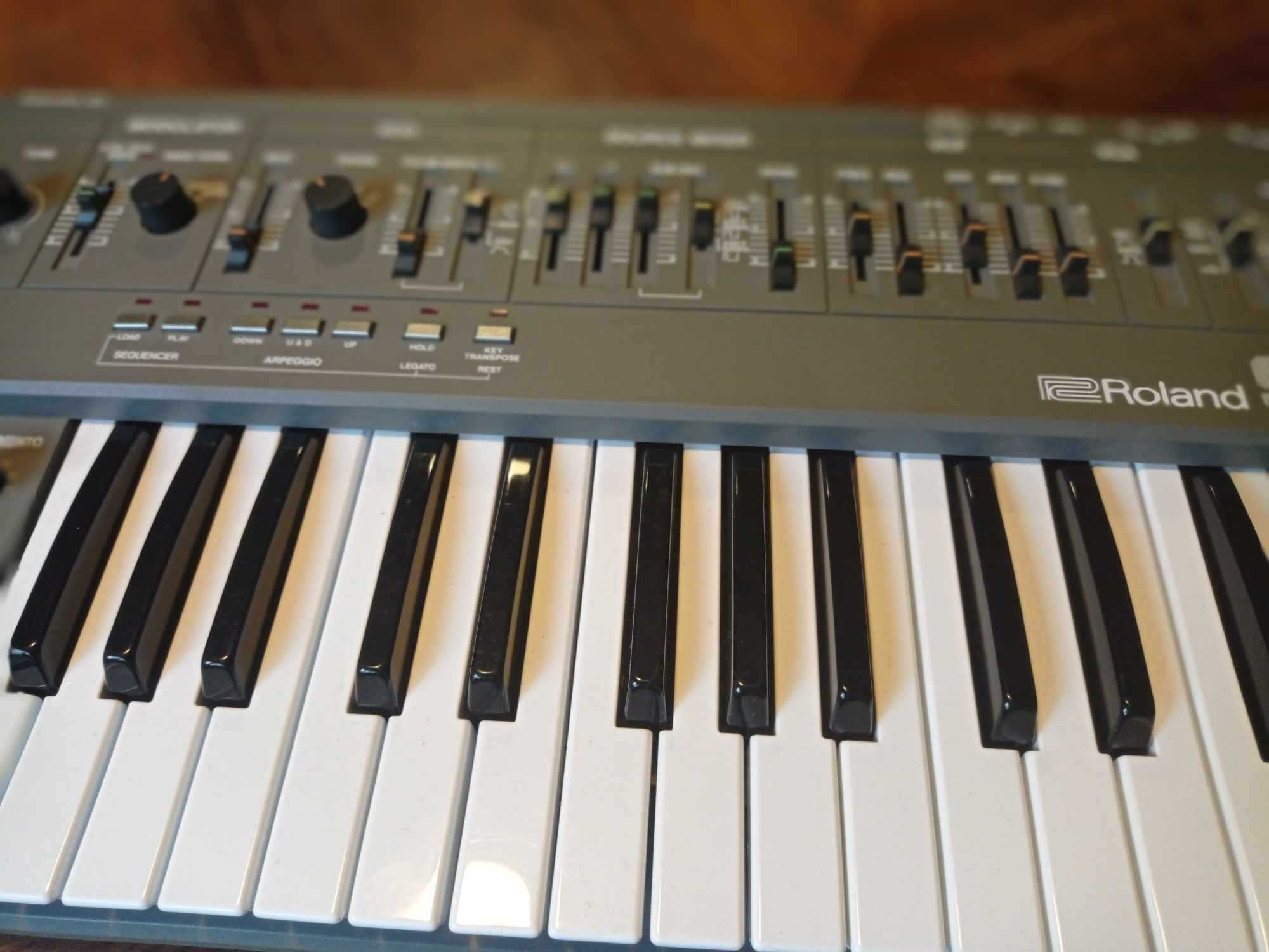 Roland SH-101 Syntezator
