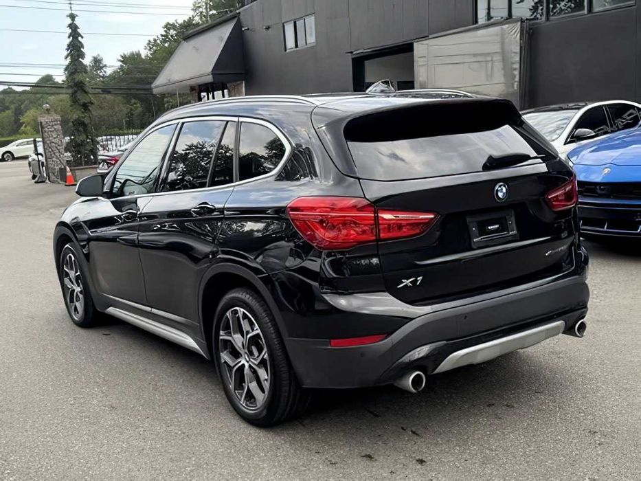 BMW X1      2021