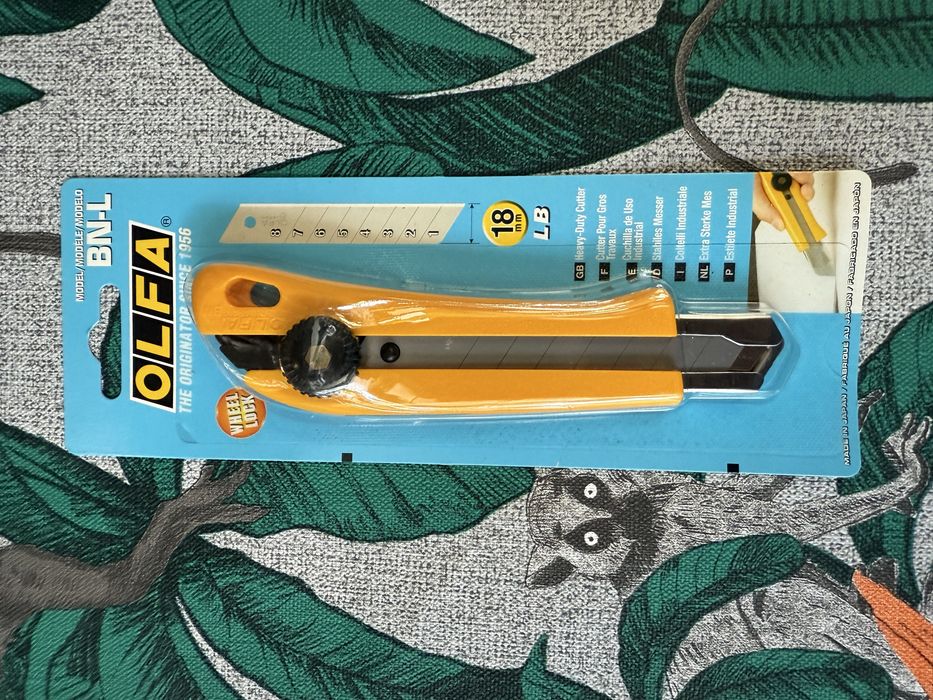 Ніж Нож малярный Olfa BN-L под лезвие 18мм з фиксатором Tajima