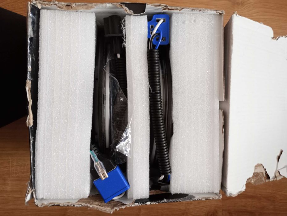 Samochód Motocykl LED Reflektor 4 Tryby Robocze