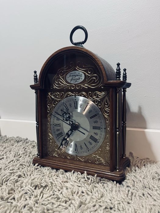 Antyk zegar Tempus Fugit brazowy drewniany zegar stojacy