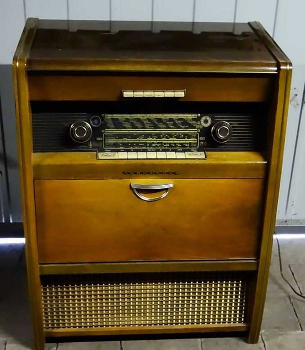 Lampowy odbiornik radiowy Nordmende Caruso 58 - lata produkcji 1957/58