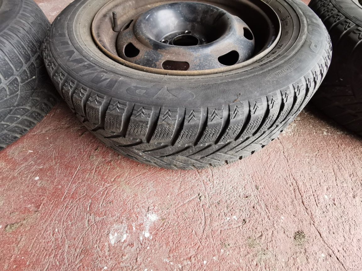 Komplet opon z felgami 195/65 R15