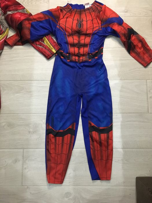 Новорічні костюми супергероїв