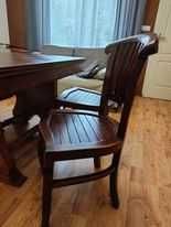 Sprzedam rozkładany, drewniany stół z krzesłami